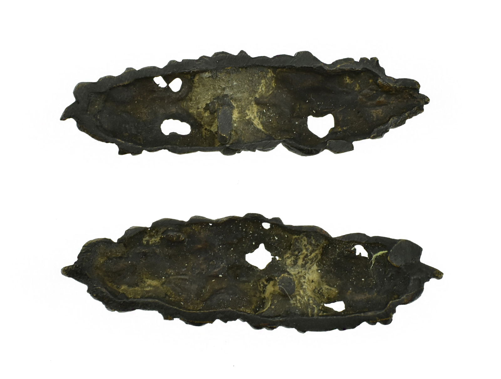 AUTHENTIC JAPANESE MENUKI: Authentic Japanese Menuki Description: Authentic Japanese Menuki Size: None Accessories: None Accessories Notice: When purchasing pre-owned goods, please refer to the photos of the items to