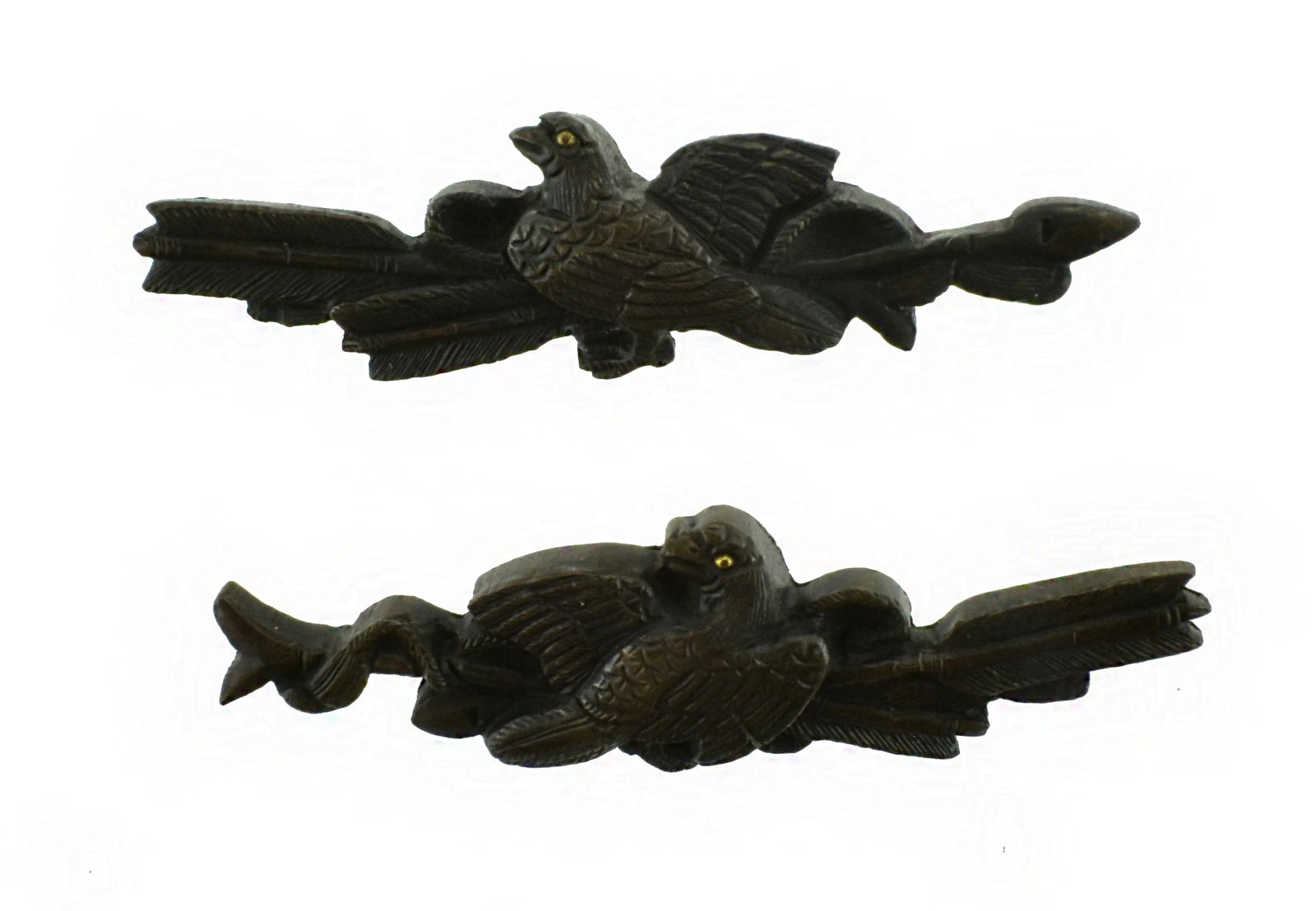 AUTHENTIC JAPANESE MENUKI: Authentic Japanese Menuki Description: Authentic Japanese Menuki Size: None Accessories: None Accessories Notice: When purchasing pre-owned goods, please refer to the photos of the items to