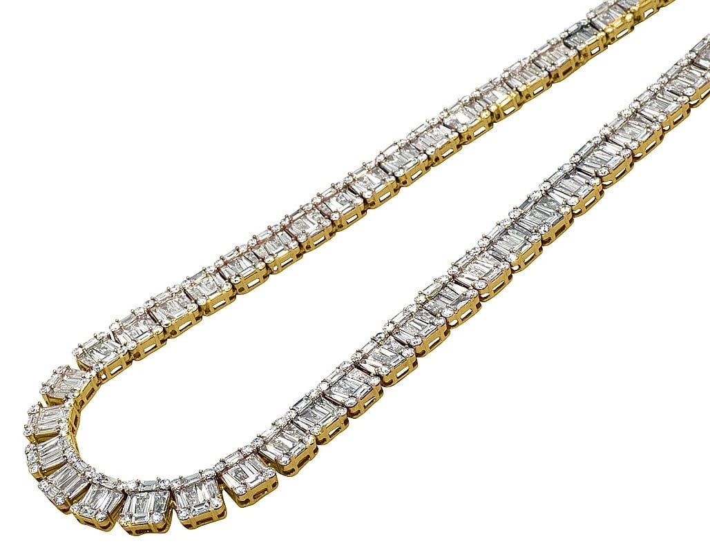 14K YELLOW GOLD VS DIAMOND BAGUETTE INVISIBLE SET TENNIS CHAIN: 14K Yellow Gold VS Diamond Baguette Invisible Set Tennis Chain Brand: None Type: Necklace Material: Metal Yellow Gold Main Stone Natural Color: None Size: Width 8mmmm Length 21" in Accessories: N