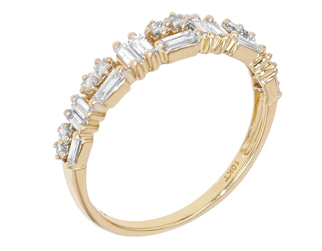 LADIES BAGUETTE DIAMOND RING BAND 10K YELLOW GOLD: Ladies Baguette Diamond Ring Band 10K Yellow Gold Brand: None Type: Ring Material: Metal Yellow Gold Main Stone Natural Color: Yellow Size: 7 US Accessories: None Accessories Notice: When