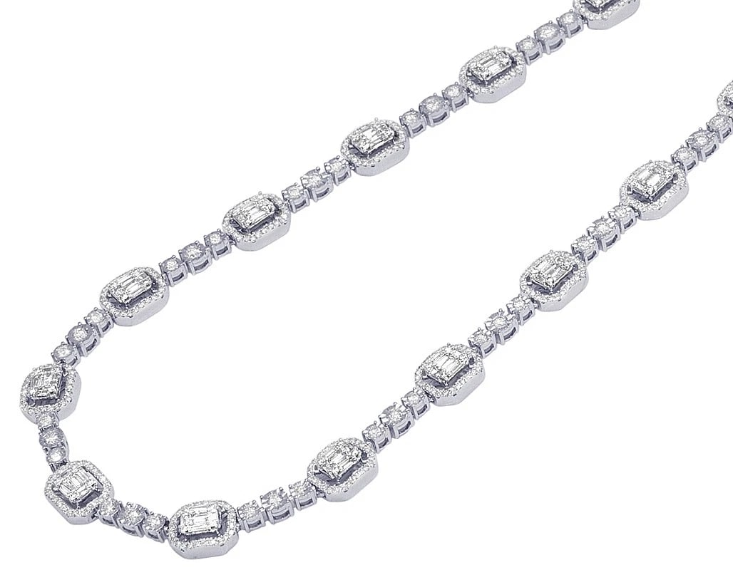 BAGUETTE HALO ILLUSION SET REAL DIAMOND CHAIN NECKLACE GOLD: Baguette Halo Illusion Set Real Diamond Chain Necklace Gold Brand: None Type: Necklace Material: Metal White Gold Main Stone Natural Color: None Size: Width 8.5mm Chain Length 22 in Accessories: