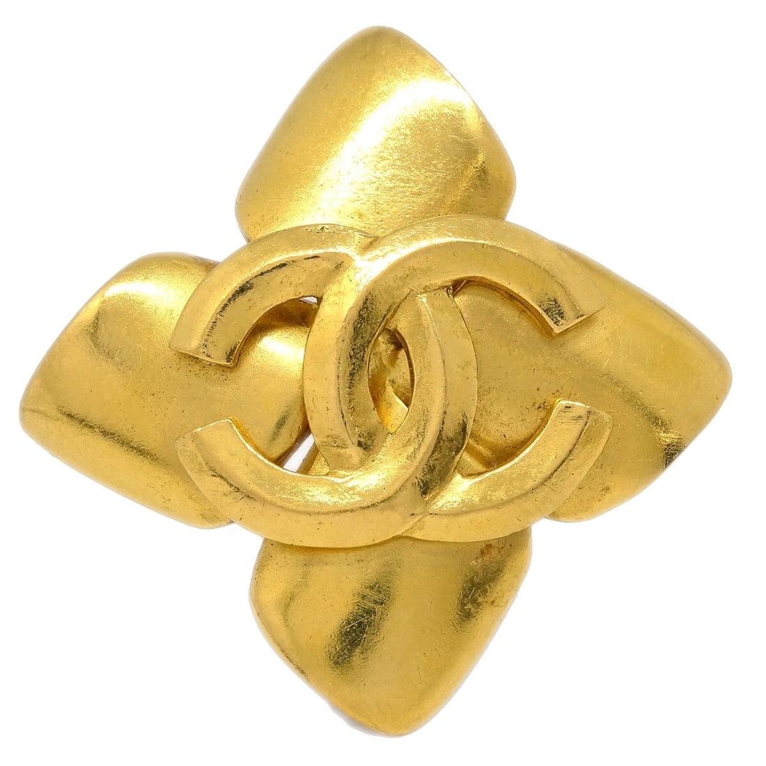 CHANEL BROOCH PIN GOLD: Chanel Brooch Pin Gold Brand: CHANEL Type: Brooch Material: Gold-plated Color: Gold Size: W 5.3 x H 5.3 cm Accessories: None Accessories Notice: When purchasing pre-owned goods, please ref