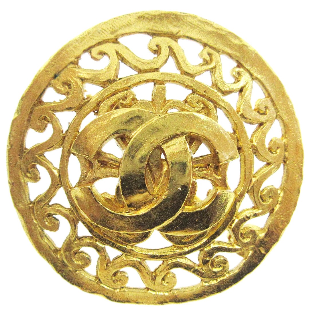 CHANEL MEDALLION BROOCH PIN GOLD (1 of 4)