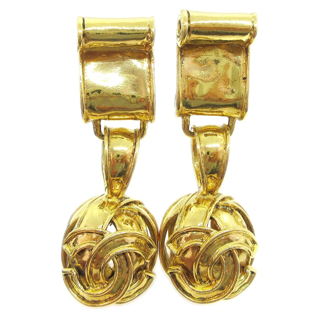 CHANEL DANGLE EARRINGS CLIP-ON GOLD: Chanel Dangle Earrings Clip-On Gold Brand: Chanel Type: Earrings Material: Gold-tone Color: Gold Size: W 2.0 x H 6.2 cm Accessories: None Accessories Notice: When purchasing pre-owned good