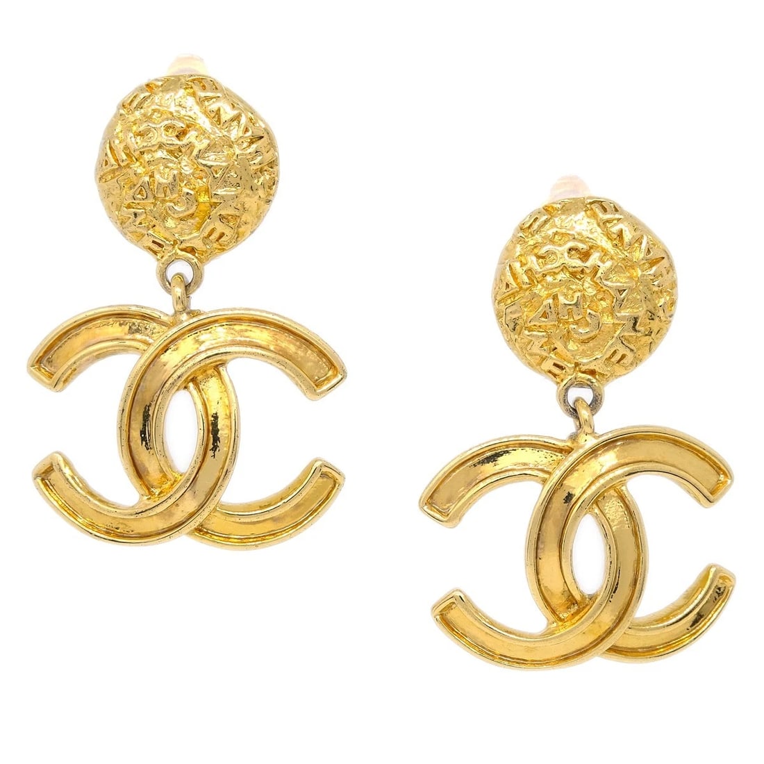 CHANEL GOLD DANGLE EARRINGS CLIP-ON: Chanel Gold Dangle Earrings Clip-On Brand: CHANEL Type: Earrings Material: Gold-plated Color: Gold Size: W 2.6 x H 4.0 cm Accessories: None Accessories Notice: When purchasing pre-owned go