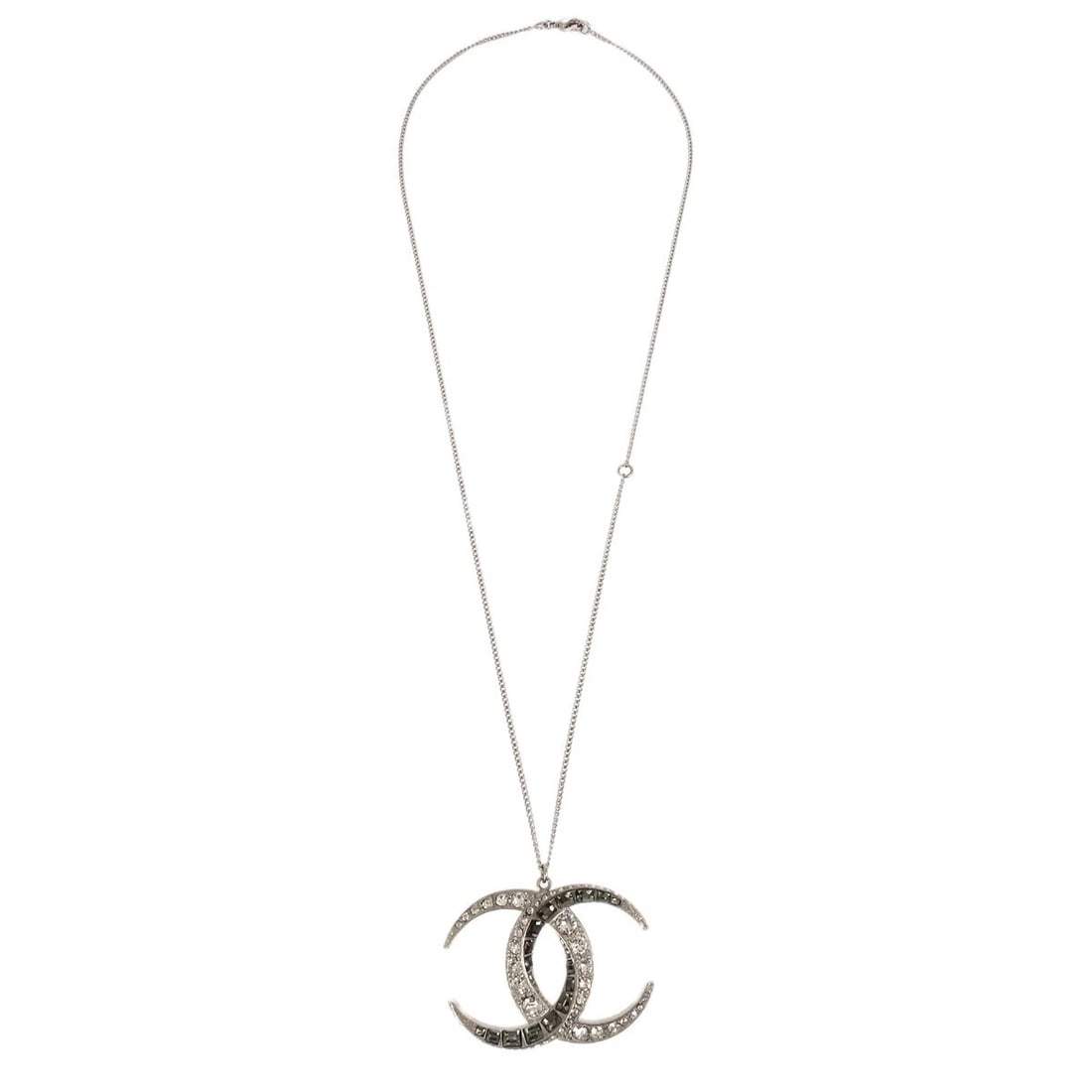 CHANEL SILVER NECKLACE PENDANT RHINESTONE: Chanel Silver Necklace Pendant Rhinestone Brand: CHANEL Type: Pendant Material: Silver Plated Rhinestone Color: Silver Size: Chain(Overall) : 42.0 or 60.0 cm Charm : W 5.0 x H 3.5 cm 