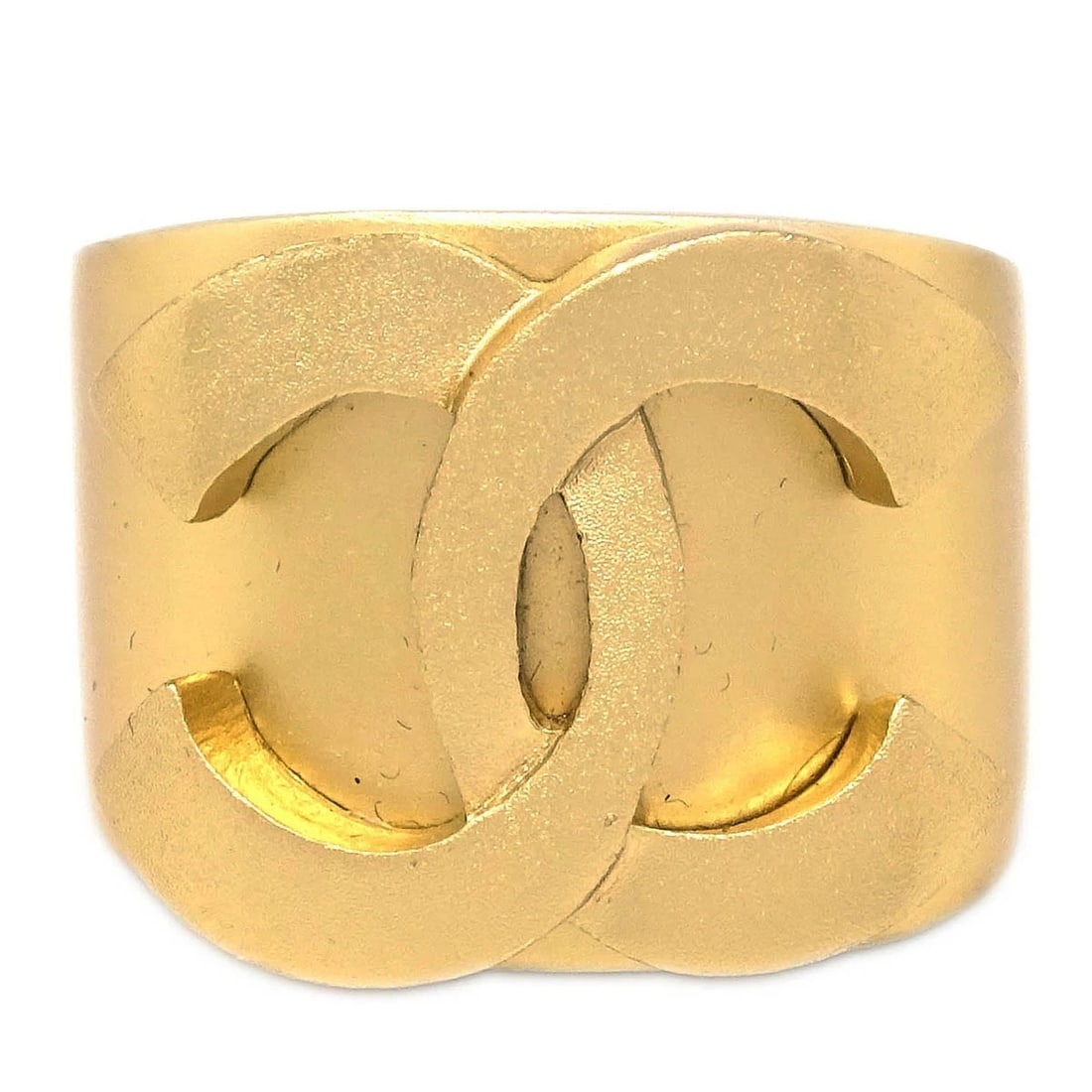 CHANEL RING GOLD: Chanel Ring Gold Brand: Chanel Type: Ring Material: Gold Plated Color: Gold Size: 6.25 - 6.5 US Accessories: None Accessories Notice: When purchasing pre-owned goods, please refer to the p