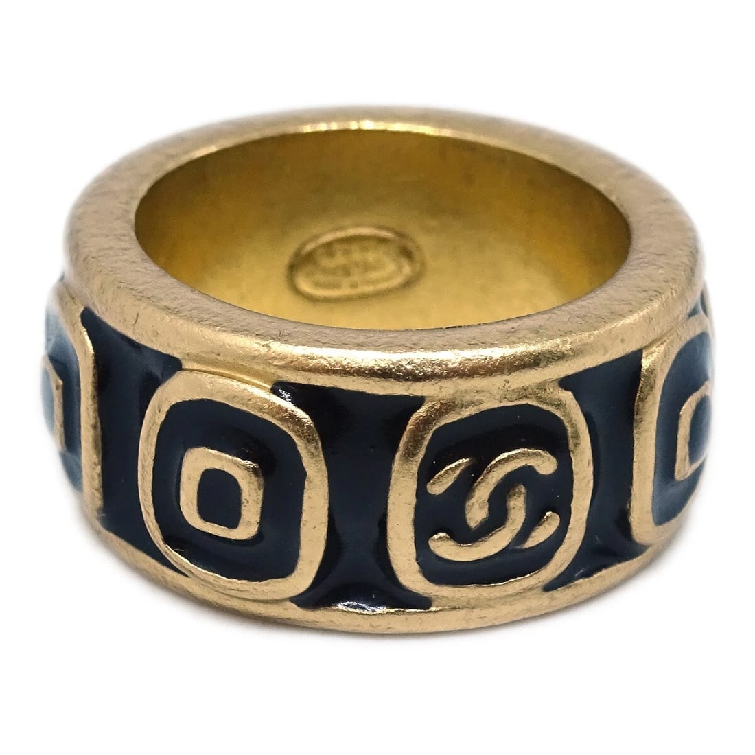 CHANEL RING GOLD: Chanel Ring Gold Brand: Chanel Type: Ring Material: Gold-plated Color: Gold Size: 6.25 - 6.5 US Accessories: None Accessories Notice: When purchasing pre-owned goods, please refer to the p