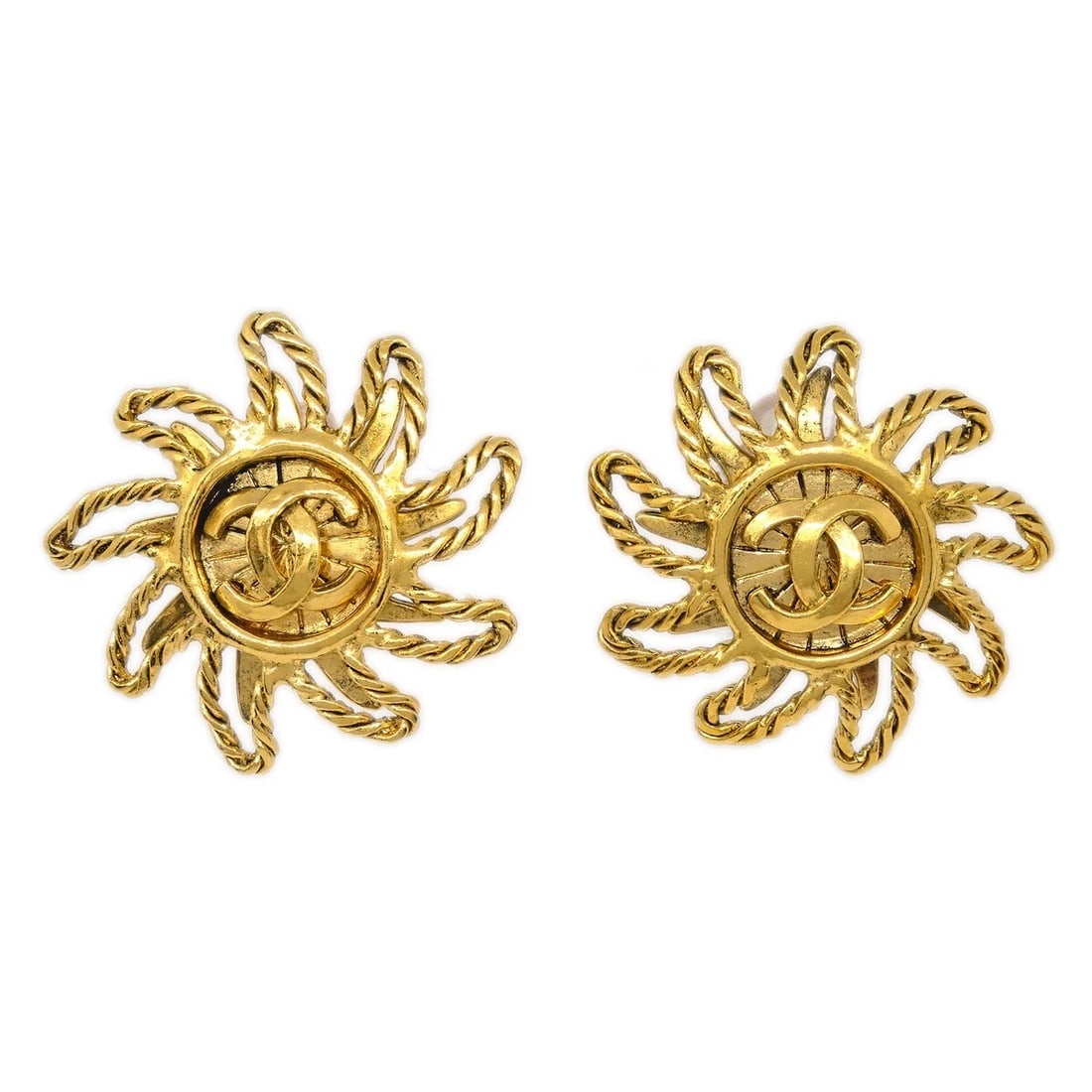 CHANEL SUN EARRINGS CLIP-ON GOLD: Chanel Sun Earrings Clip-On Gold Brand: CHANEL Type: Earrings Material: Gold plated Color: Gold Size: W 3.8 x H 3.8 cm Accessories: None Accessories Notice: When purchasing pre-owned goods,