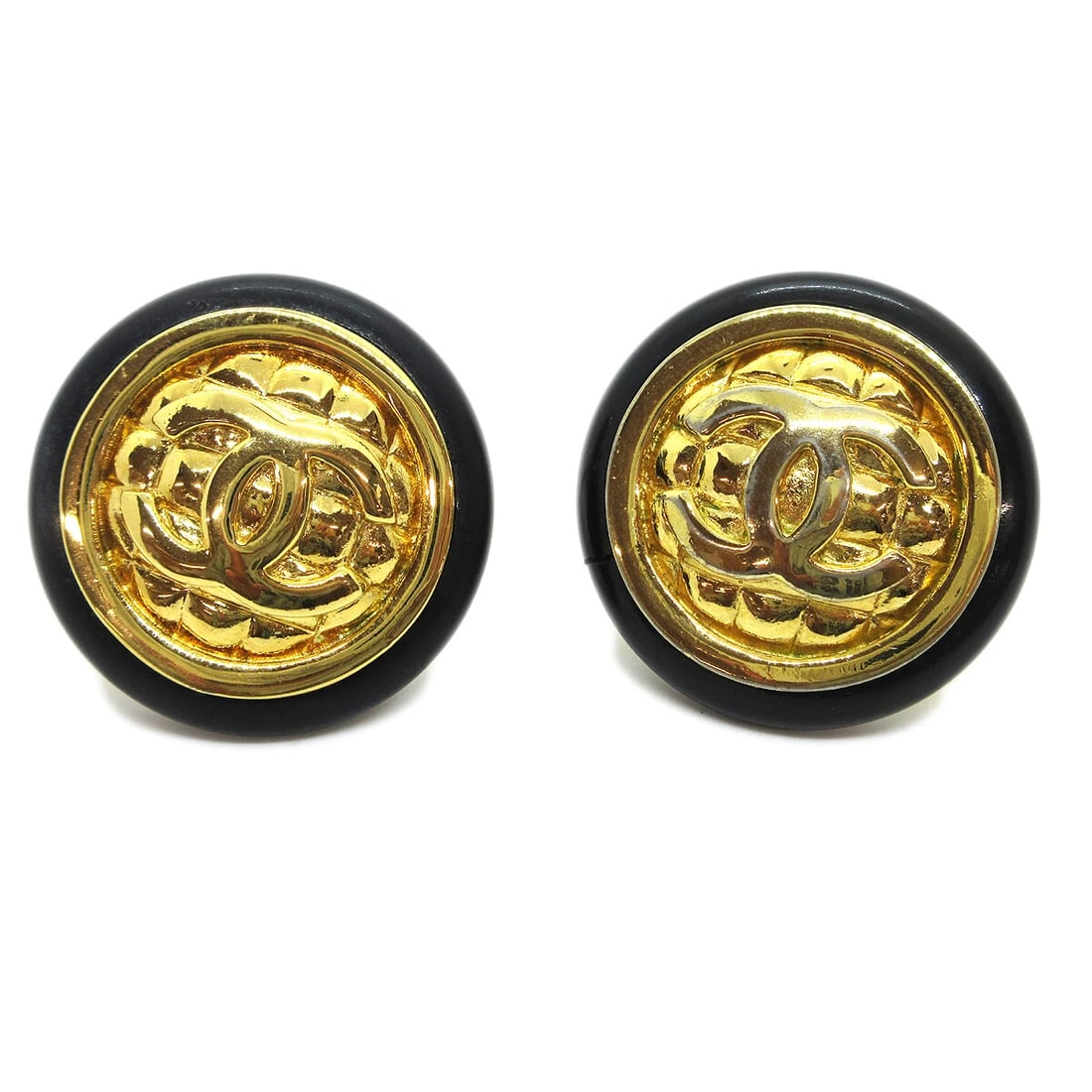 CHANEL BUTTON EARRINGS CLIP-ON GOLD BLACK: Chanel Button Earrings Clip-On Gold Black Brand: Chanel Type: Earrings Material: Gold-tone etc Color: Gold, Black Size: Diameter : 3.6 cm Accessories: None Accessories Notice: When purchasing