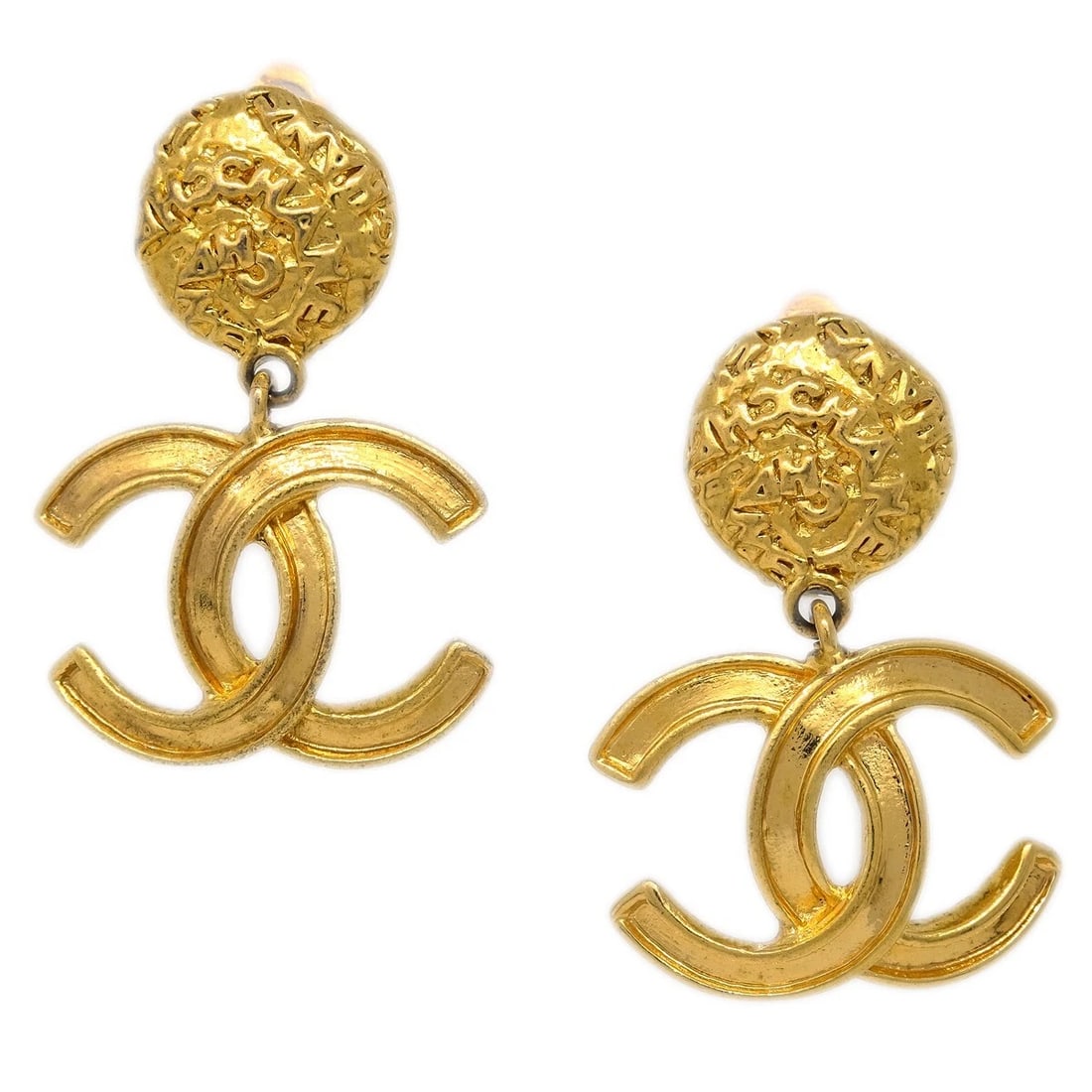 CHANEL GOLD DANGLE EARRINGS CLIP-ON: Chanel Gold Dangle Earrings Clip-On Brand: CHANEL Type: Earrings Material: Gold-plated Color: Gold Size: W 2.6 x H 4.0 cm Accessories: None Accessories Notice: When purchasing pre-owned go