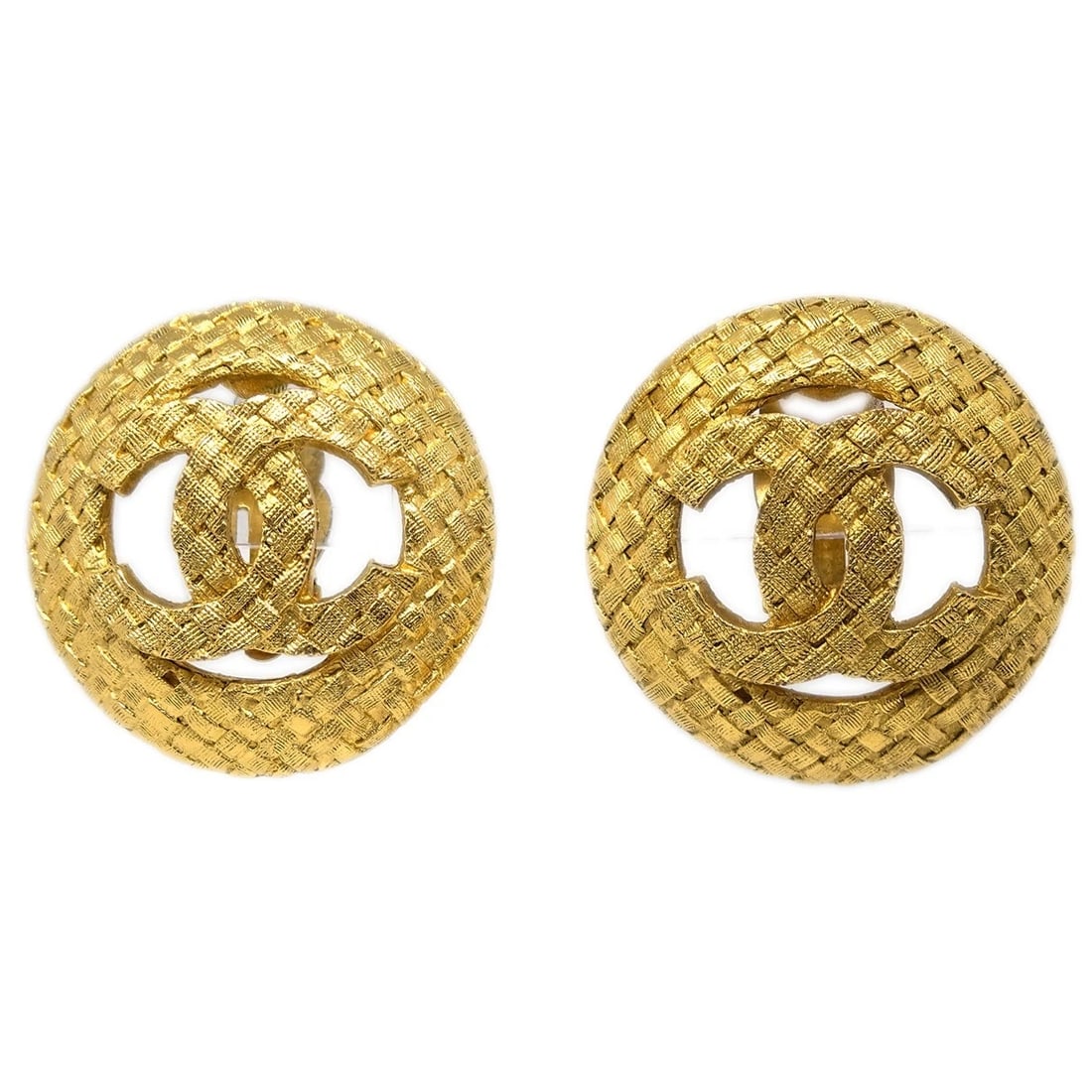CHANEL BUTTON EARRINGS GOLD CLIP-ON: Chanel Button Earrings Gold Clip-On Brand: CHANEL Type: Earrings Material: Gold-plated Color: Gold Size: Diameter : 3.0 cm Accessories: None Accessories Notice: When purchasing pre-owned