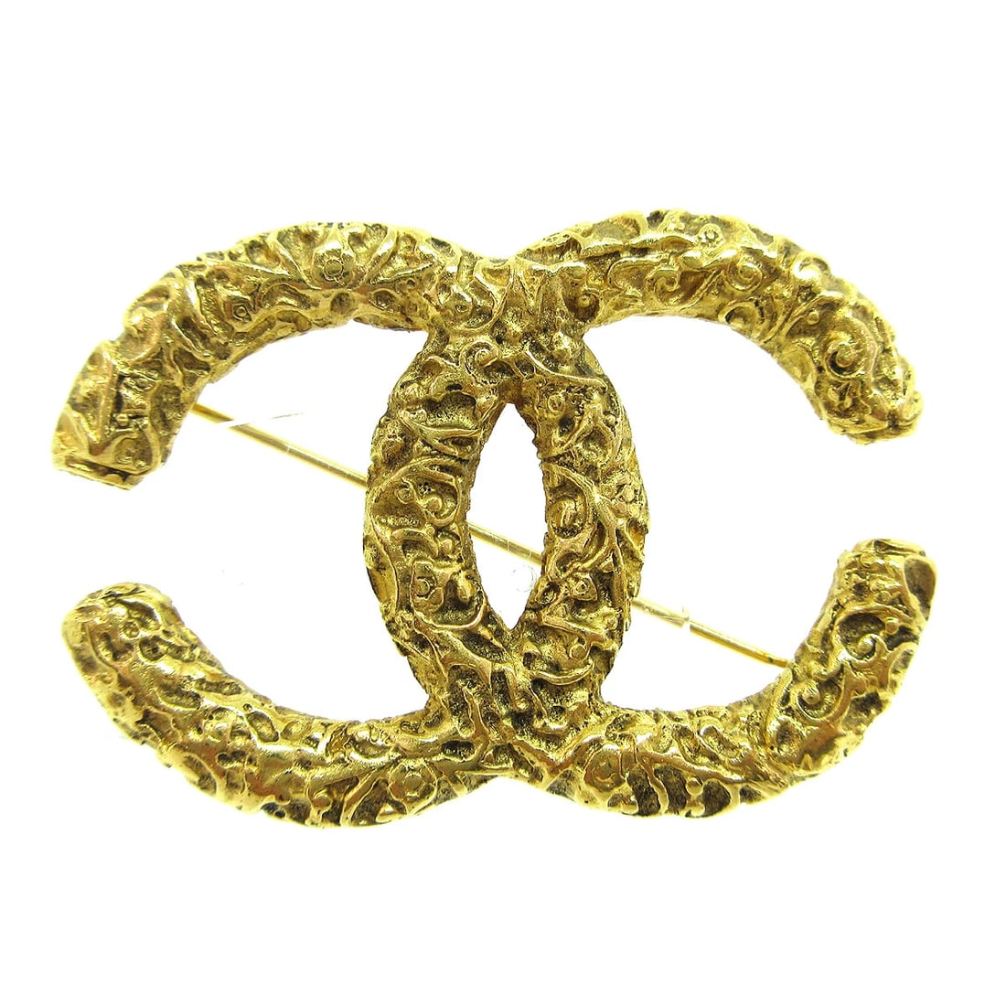 CHANEL CC BROOCH PIN GOLD: Chanel CC Brooch Pin Gold Brand: Chanel Type: Brooch Material: Gold-tone Color: Gold Size: W 5.2 x H 3.5 cm Accessories: None Accessories Notice: When purchasing pre-owned goods, please re