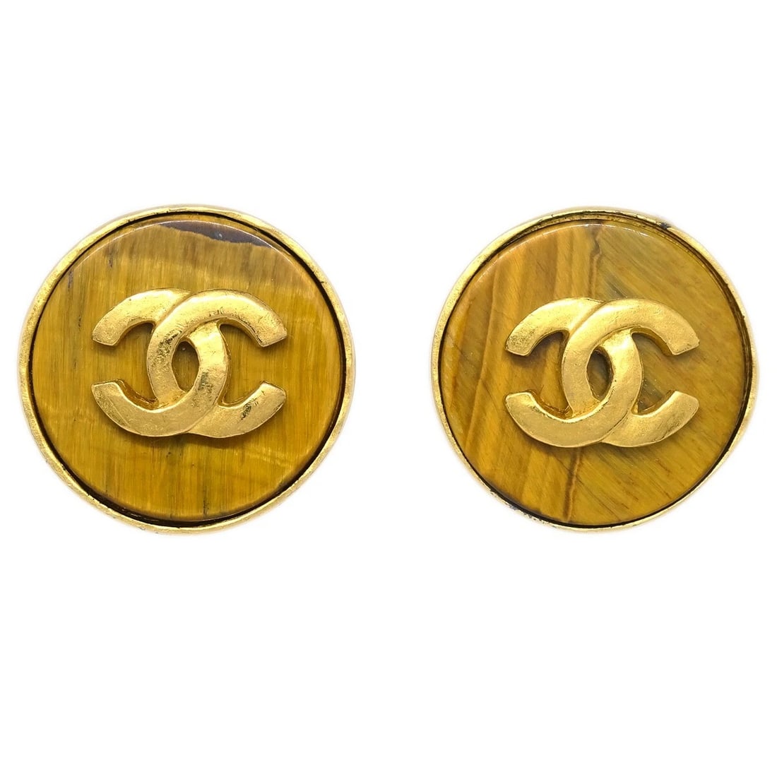 CHANEL BUTTON EARRINGS CLIP-ON BROWN GOLD: Chanel Button Earrings Clip-On Brown Gold Brand: CHANEL Type: Earrings Material: Acrylic Gold plated Color: Brown, Gold Size: Diameter: 2.4 cm Accessories: None Accessories Notice: When