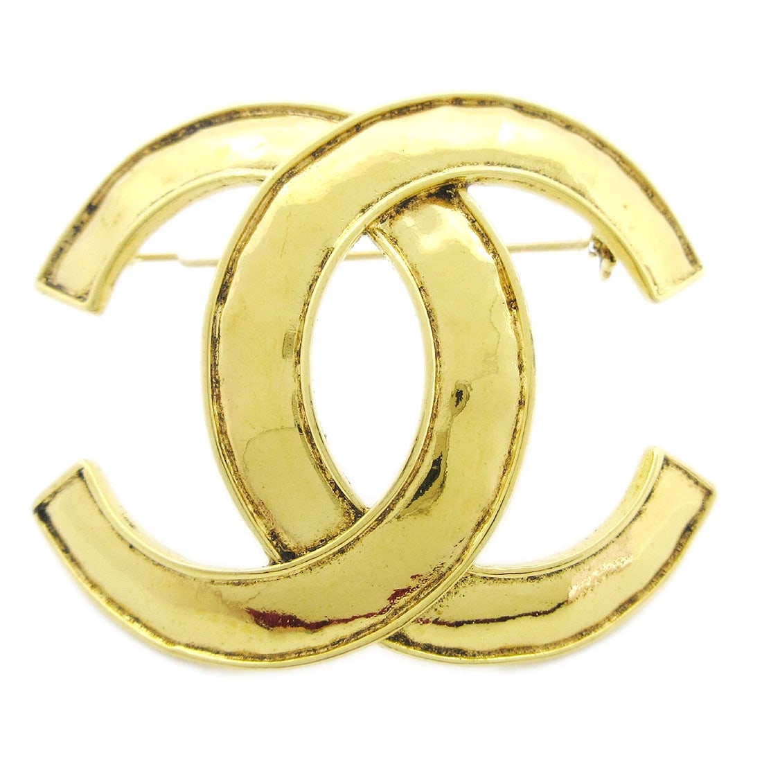 CHANEL CC BROOCH PIN GOLD: Chanel CC Brooch Pin Gold Brand: Chanel Type: Brooch Material: Gold-tone Color: Gold Size: W 6.5 x H 5.0 cm Accessories: None Accessories Notice: When purchasing pre-owned goods, please refer