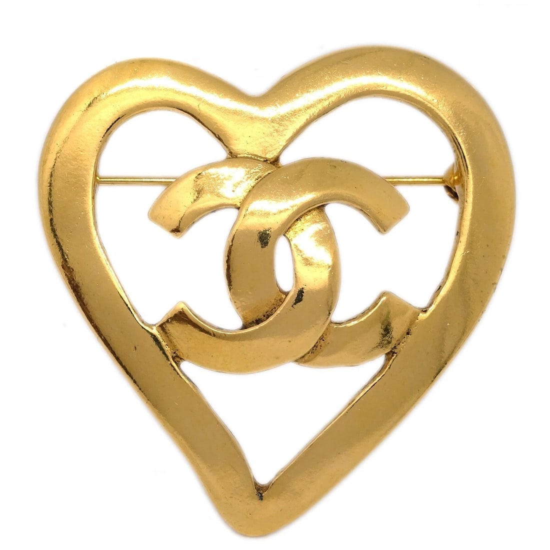 CHANEL CC HEART BROOCH GOLD: Chanel CC Heart Brooch Gold Brand: Chanel Type: Brooch Material: Gold-plated Color: Gold Size: W 4.0 x H 4.0 cm Accessories: None Accessories Notice: When purchasing pre-owned goods, please