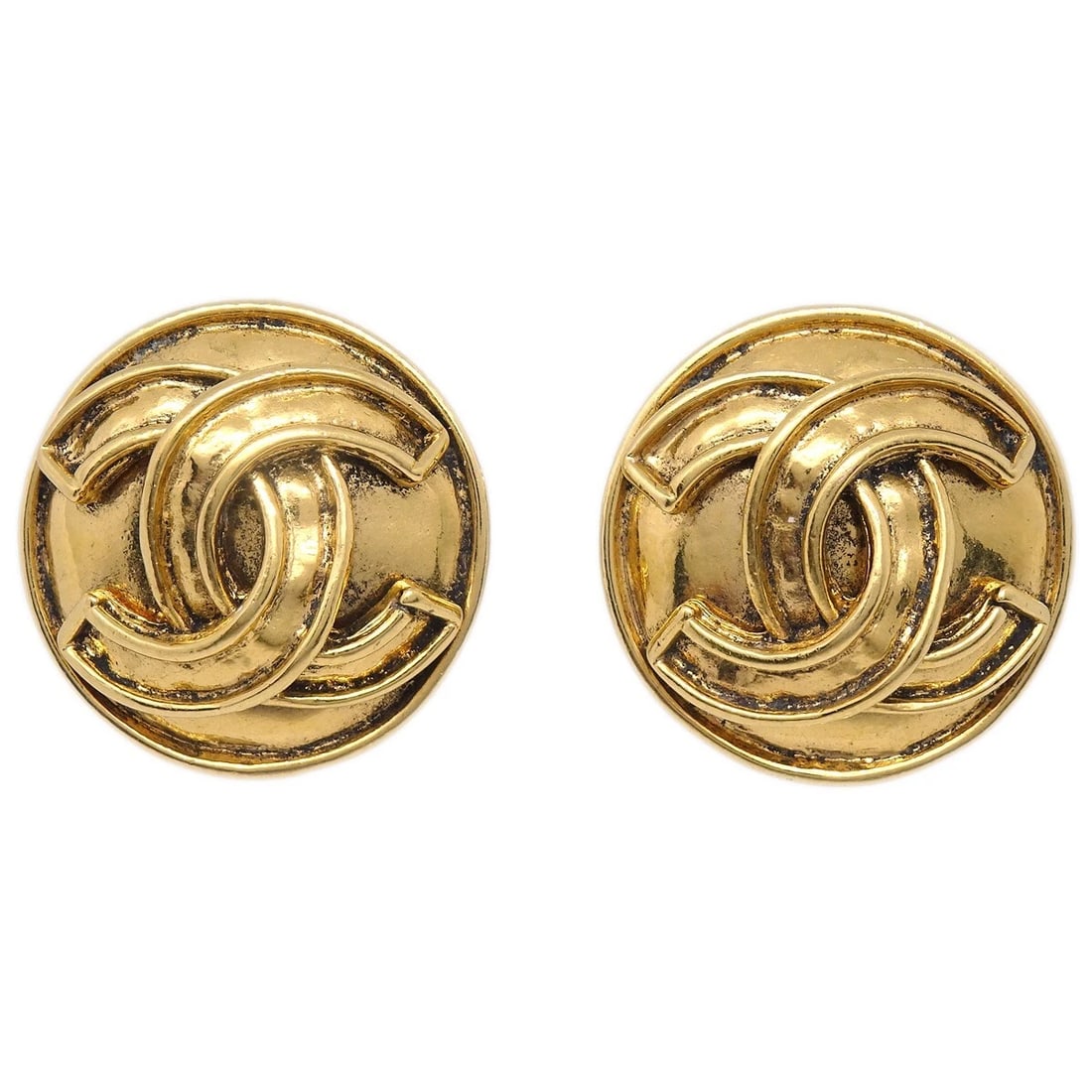 CHANEL BUTTON EARRINGS CLIP-ON GOLD: Chanel Button Earrings Clip-On Gold Brand: CHANEL Type: Earrings Material: Gold-plated Color: Gold Size: Diameter : 2.2 cm Accessories: None Accessories Notice: When purchasing pre-owned