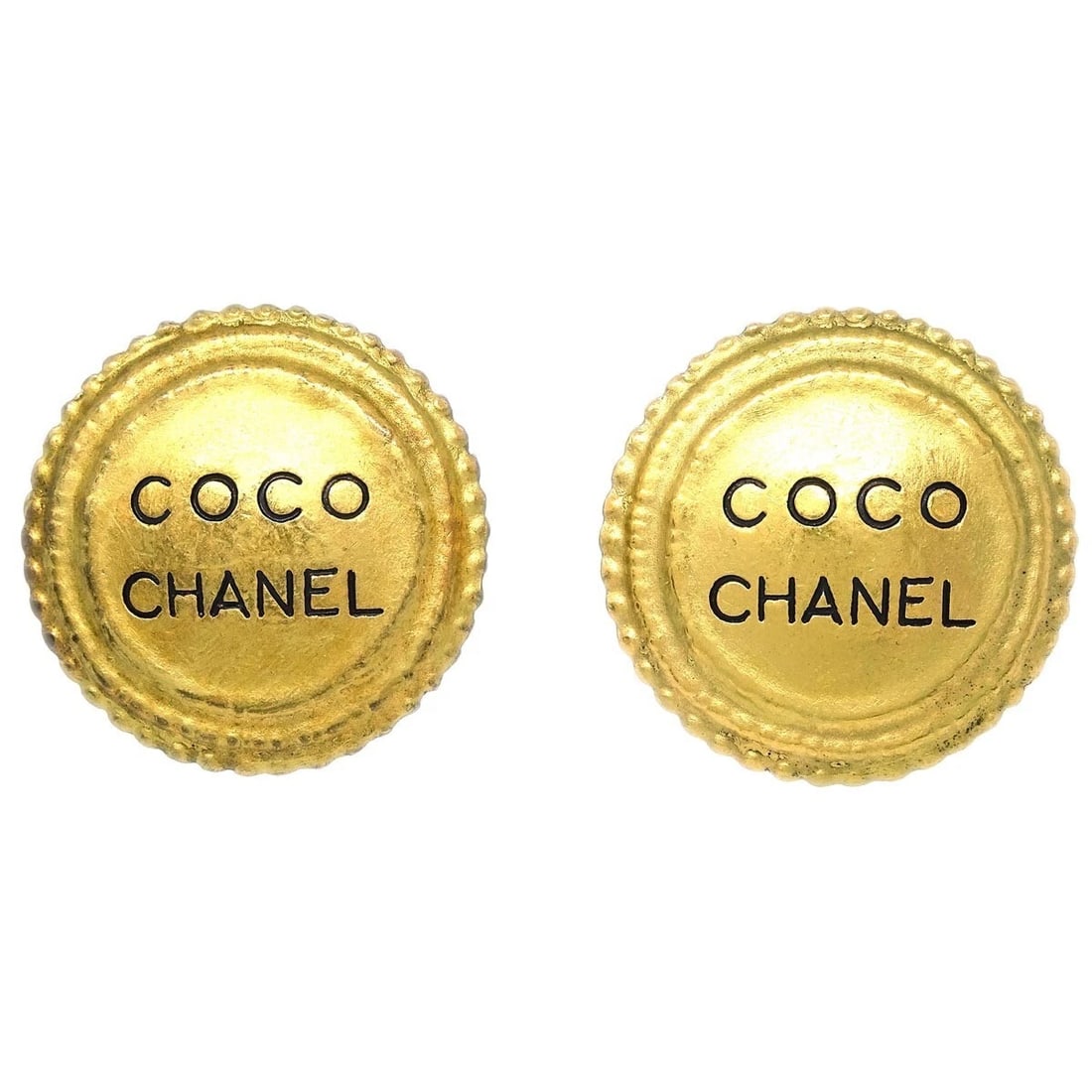 CHANEL BUTTON EARRINGS CLIP-ON GOLD: Chanel Button Earrings Clip-On Gold Brand: CHANEL Type: Earrings Material: Gold-plated Color: Gold Size: Diameter : 3.3 cm Accessories: None Accessories Notice: When purchasing pre-owned