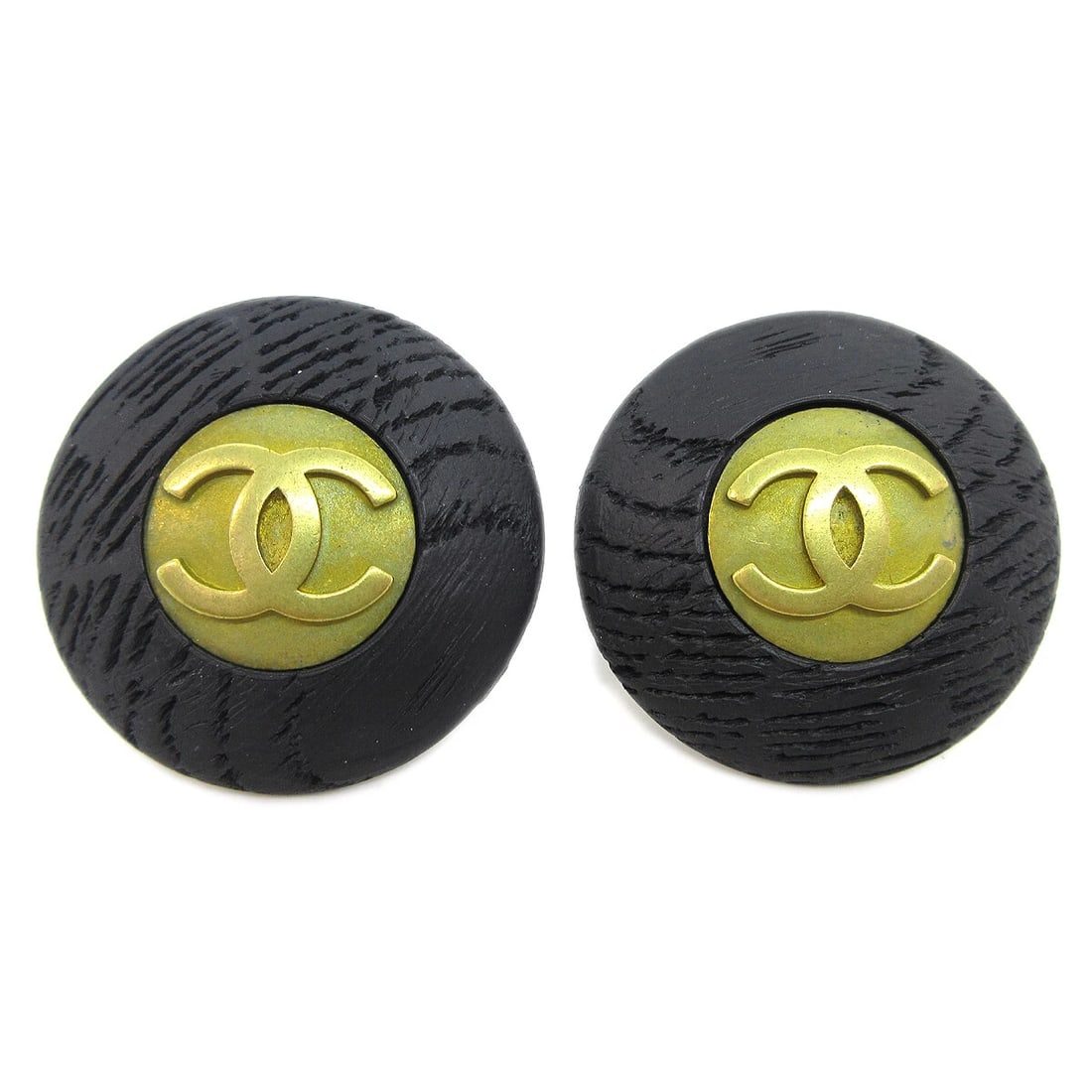 CHANEL BUTTON EARRINGS CLIP-ON GOLD BLACK: Chanel Button Earrings Clip-On Gold Black Brand: Chanel Type: Earrings Material: Gold-tone Wood Color: Gold, Black Size: Diameter : 4.2 cm Accessories: None Accessories Notice: When purcha