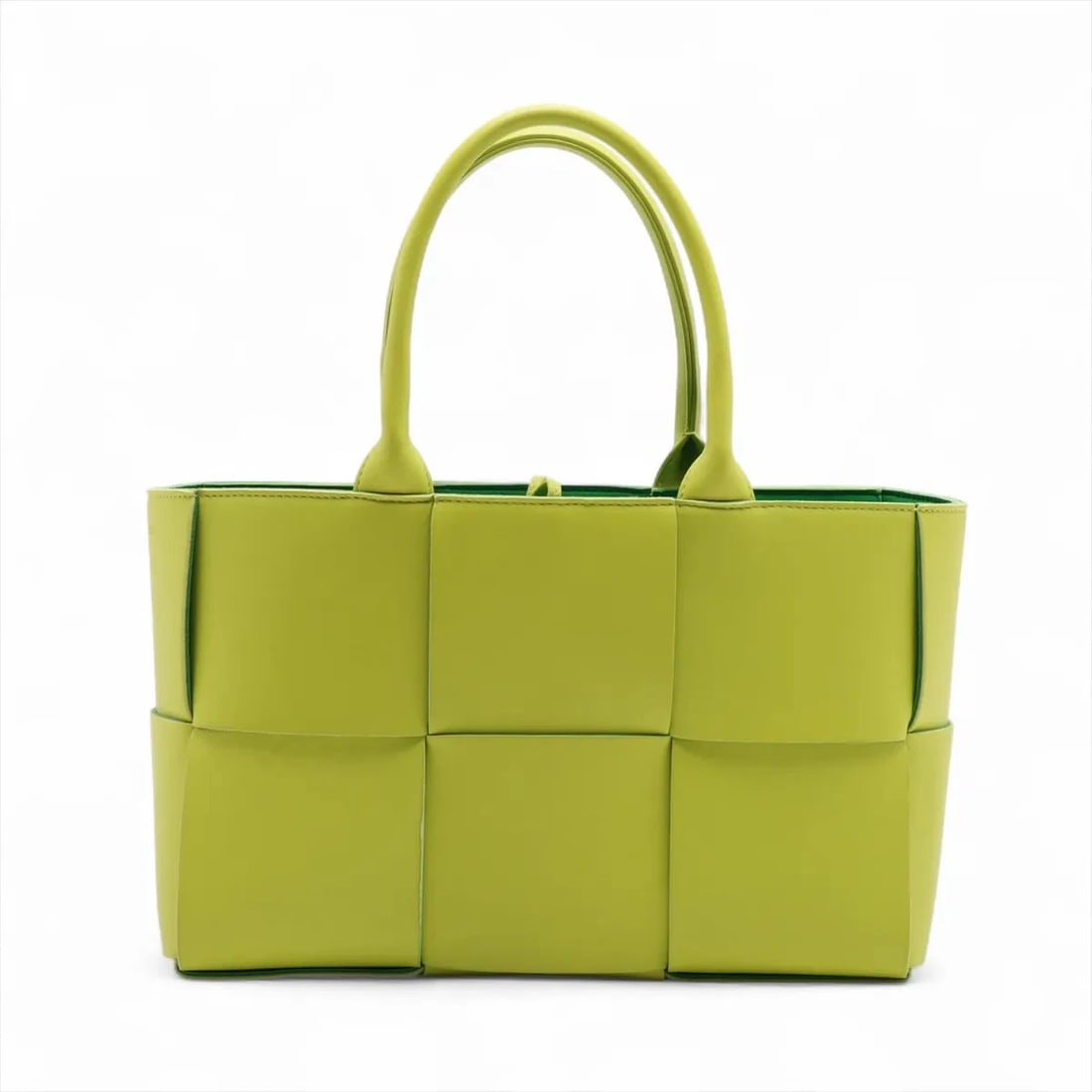 BOTTEGA VENETA MAXI INTRECCIATO SMALL ARCO LEATHER TOTE BAG: Bottega Veneta Maxi Intrecciato Small Arco Leather Tote bag Brand: Bottega Veneta Type: Tote bag Material: Leather Color: Green Size: Height:7.9inch Length:12.0inch Depth:4.5inch Handle height:5.7