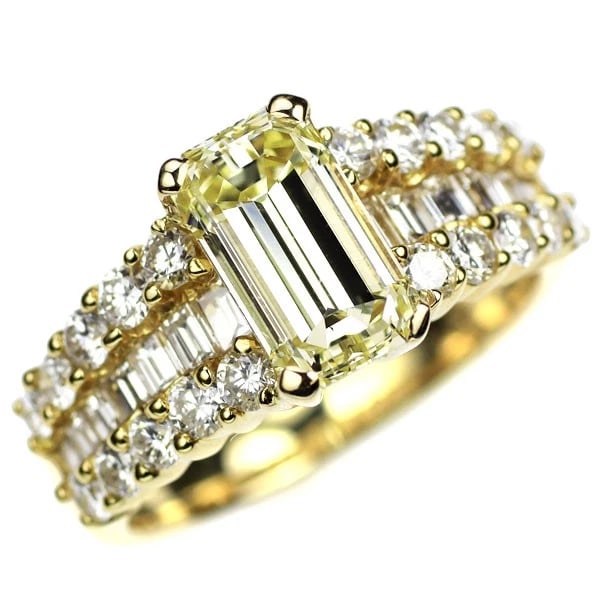 K18YG EMERALD CUT DIAMOND RING (1 of 2)
