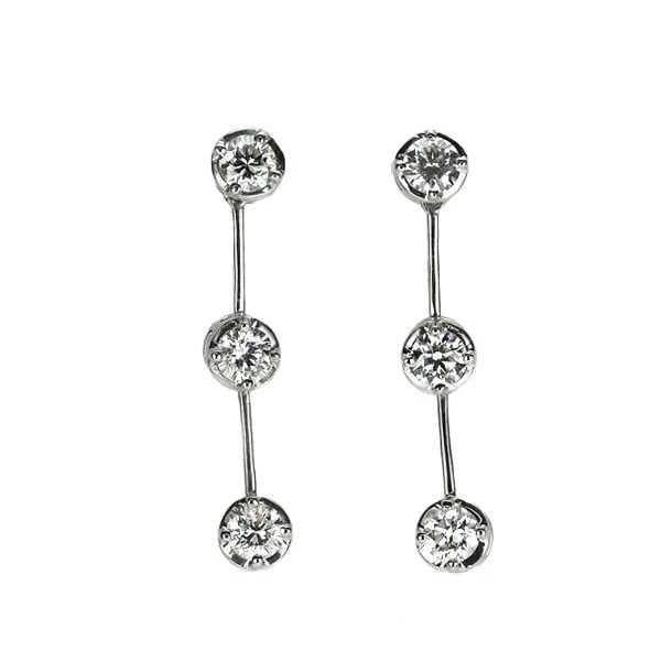 PT900 DIAMOND EARRINGS: Pt900 Diamond Earrings Brand: None Type: piercing Material: Metal Pt900 Main Stone/Creation Natural Color: Platinum Size: Length/Width/Diameter24.1Width/Thickness4.0 Accessories: None