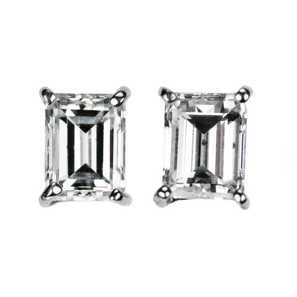 PT900 BUCKET CUT DIAMOND EARRINGS: Pt900 Bucket Cut Diamond Earrings Brand: None Type: piercing Material: Metal Pt900 Main Stone/Creation Natural Color: Platinum Size: Length/Width/Diameter4.9Width/Thickness3.8 Accessories: