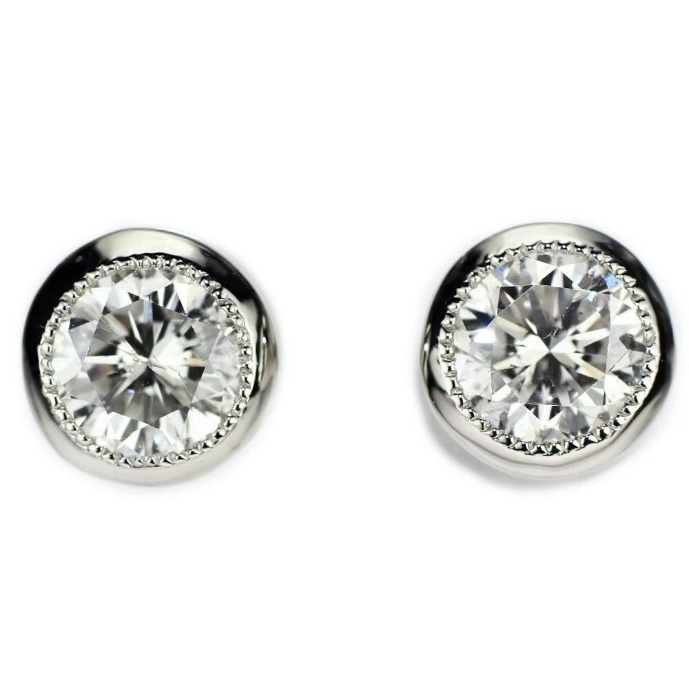 PT950/ PT900 DIAMOND EARRINGS: Pt950/ Pt900 Diamond Earrings Brand: None Type: piercing Material: Metal Pt900 Main Stone/Creation Natural Color: Platinum Size: Length/Width/Diameter5.5Width/Thickness5.5 Accessories: None