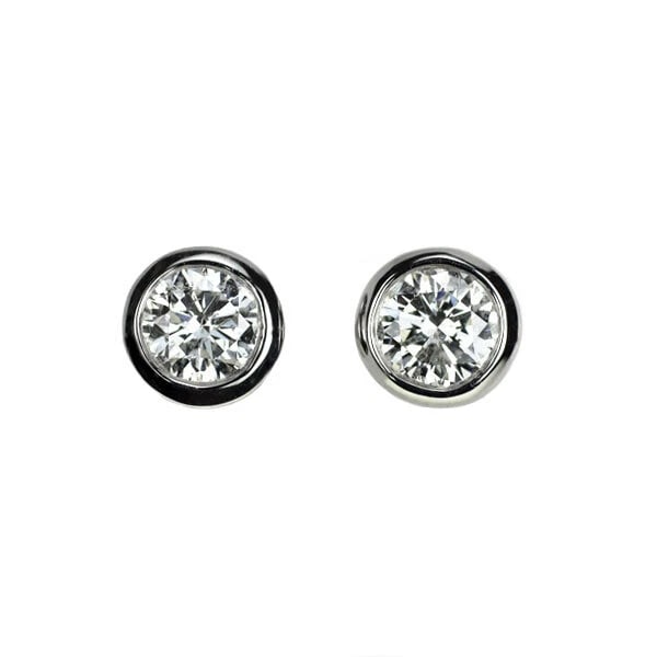 PT900/ PT950 DIAMOND EARRINGS: Pt900/ Pt950 Diamond Earrings Brand: None Type: piercing Material: Metal Pt900/ Pt950 Main Stone/Creation Natural Color: Platinum Size: Length/Width/Diameter4.9Width/Thickness4.9 Accessories: