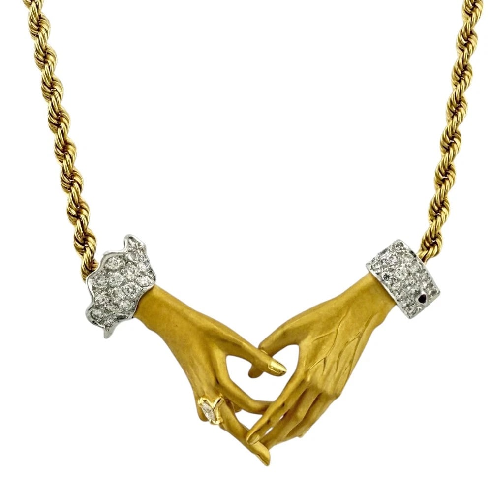 CARRERA Y CARRERA NECKLACE K18 YELLOW GOLD K18 WHITE GOLD: Carrera y Carrera Necklace K18 yellow gold K18 white gold Brand: Carrera y Carrera Type: Necklace Material: K18 yellow gold Main Stone/Creation Natural Color: gold Size: Size(CM) Total Length:45.5