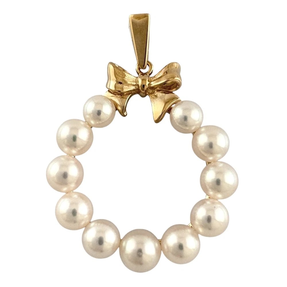 TASAKI PENDANT TOP K18 YELLOW GOLD AKOYA PEARL: TASAKI Pendant top K18 yellow gold Akoya pearl Brand: TASAKI Type: Pendant top Material: K18 yellow gold Main Stone/Creation Akoya pearl Color: gold Size: Size(CM) Top:W23.0mm x H32.5mm