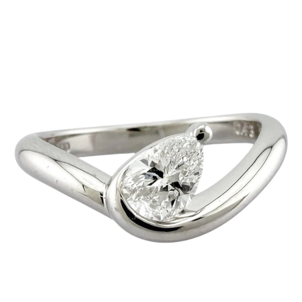 TASAKI RING PT900PLATINUM DIAMOND: TASAKI Ring Pt900Platinum diamond Brand: TASAKI Type: Ring Material: Pt900Platinum Main Stone/Creation Natural Color: Silver Size: US 6 Accessories: None Accessories Notice: When purchasing