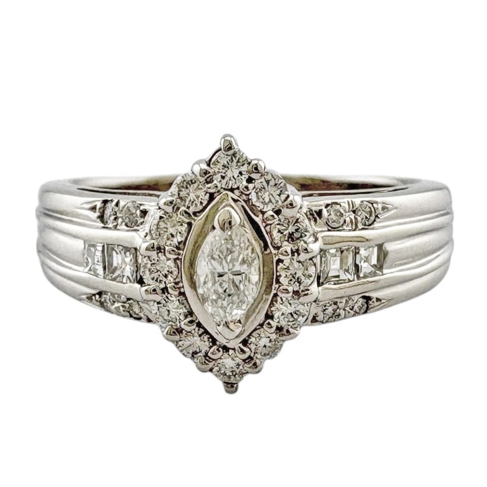 RING PT900PLATINUM DIAMOND: Ring Pt900Platinum diamond Brand: Unbranded Type: Ring Material: Pt900Platinum Main Stone/Creation Natural Color: Silver Size: US 8 1/4 Accessories: None Accessories Notice: When purchasin