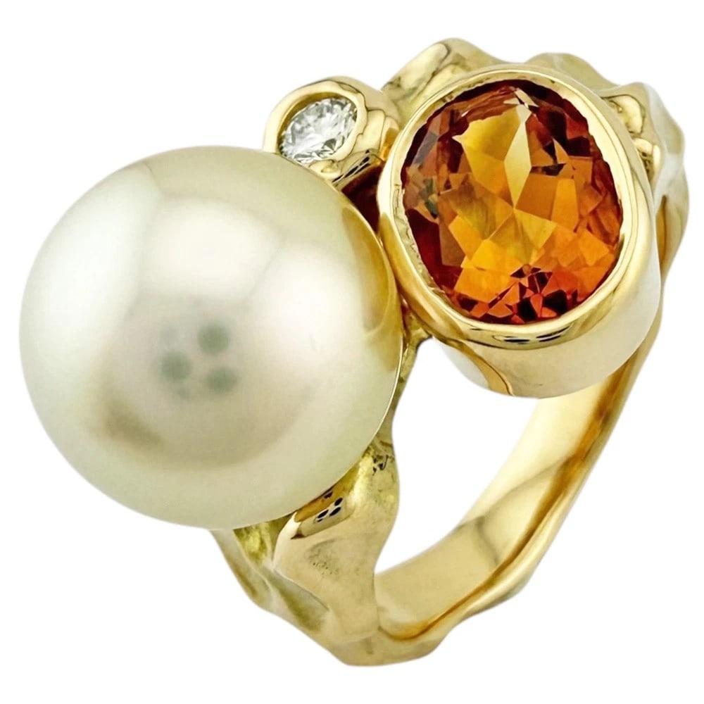TASAKI RING K18 YELLOW GOLD WHITE BUTTERFLY PEARL CITRIN: TASAKI Ring K18 yellow gold White butterfly pearl Citrin Brand: TASAKI Type: Ring Material: K18 yellow gold Main Stone/Creation White butterfly pearl Color: gold Size: US 6 Accessories: None <