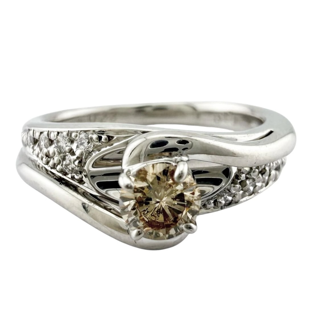 RING PT900 BROWN DIAMOND DIAMOND: Ring Pt900 Brown diamond diamond Brand: Unbranded Type: Ring Material: Pt900Platinum Main Stone/Creation Brown diamond Color: Silver Size: US 6 1/8 Accessories: None Accessories Notice: Wh