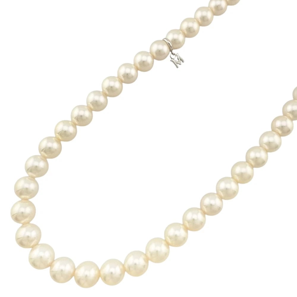 MIKIMOTO NECKLACE K18 WHITE GOLD AKOYA PEARL: MIKIMOTO Necklace K18 white gold Akoya pearl Brand: MIKIMOTO Type: Necklace Material: K18 white gold Main Stone/Creation Akoya pearl Color: Silver Size: Size(CM) Total Length:44cm Pearl Diameter:
