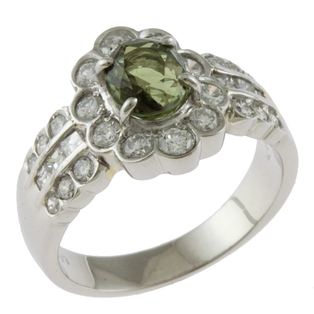 RING PT900 ALEXANDRITE: Ring Pt900 alexandrite Brand: Unbranded Type: Ring Material: Pt900Platinum Main Stone/Creation alexandrite Color: Silver Size: US 6 Accessories: None Accessories Notice: When purchasing pr