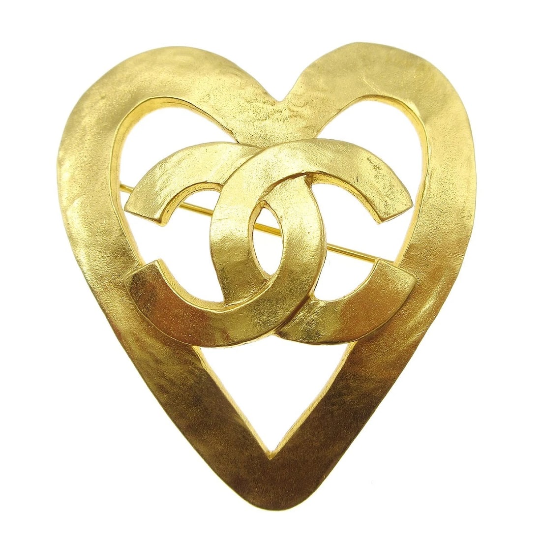 CHANEL HEART BROOCH 95P GOLD: Chanel Heart Brooch 95P Gold Brand: CHANEL Type: Brooch Material: Gold-plated Color: Gold Size: W 4.5 x H 5.3 cm Accessories: None Accessories Notice: When purchasing pre-owned goods, plea