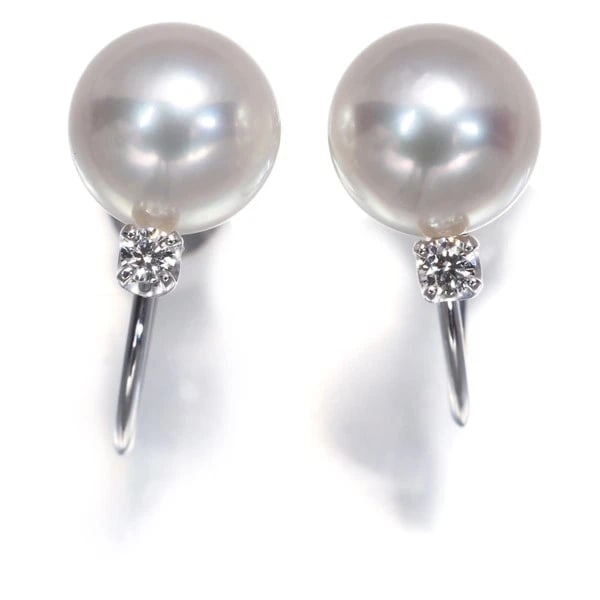 MIKIMOTO EARRINGS AKOYA PEARL DIAMOND 18K 750 WHITE GOLD: Mikimoto Earrings Akoya Pearl Diamond 18K 750 White Gold Brand: MIKIMOTO Type: Earrings Material: 18K / 750 / White Gold Color: None Size: Full length of total design: 9.7mm Accessories: None