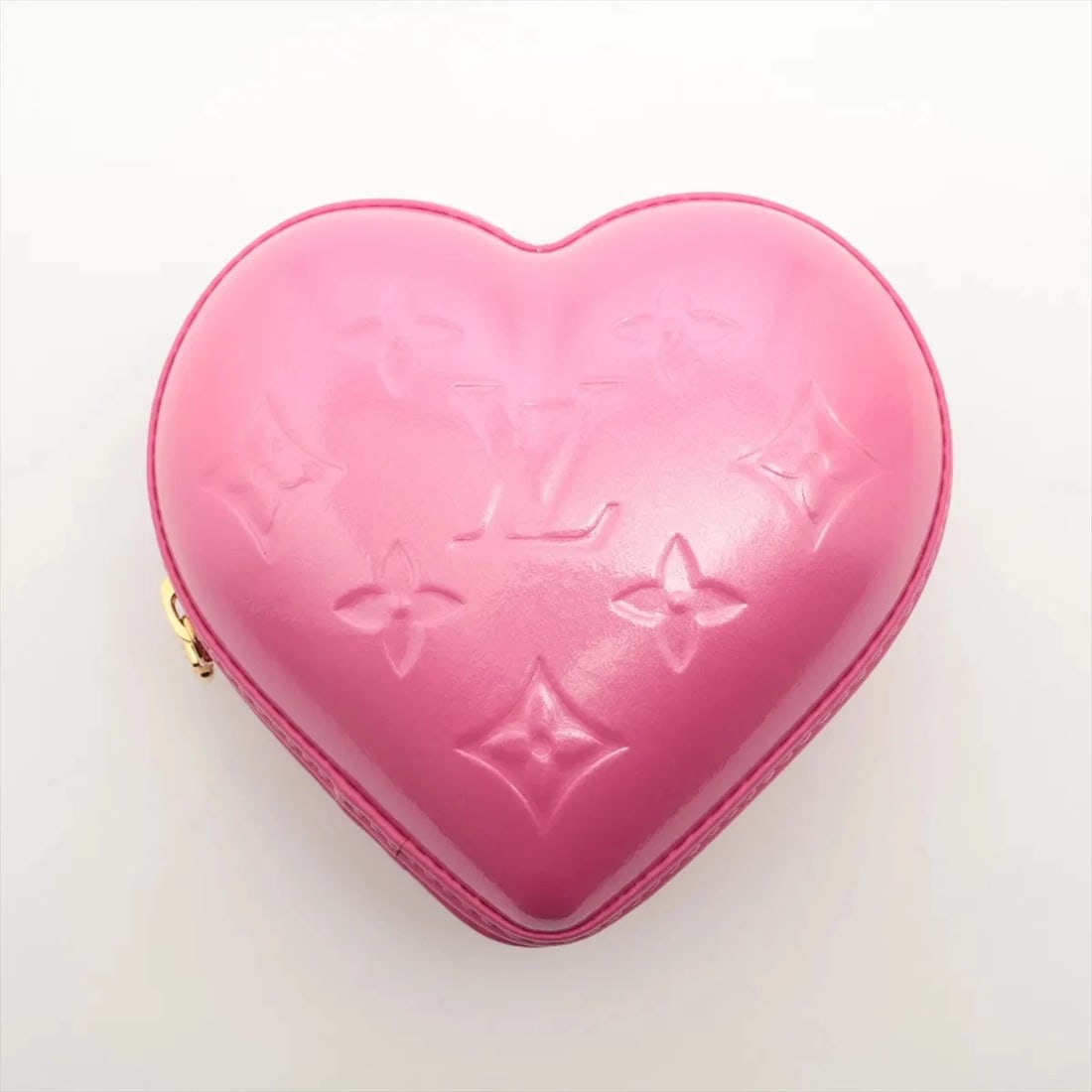 LOUIS VUITTON VERNIS KEEP MAI HEARTS NEON PINK: Louis Vuitton Vernis keep Mai hearts neon pink Brand: Louis Vuitton Type: Pouch Material: None Color: neon pink Size: Height:4.5inchLength:4.9inchDepth:3.0inch Accessories: None Accessorie