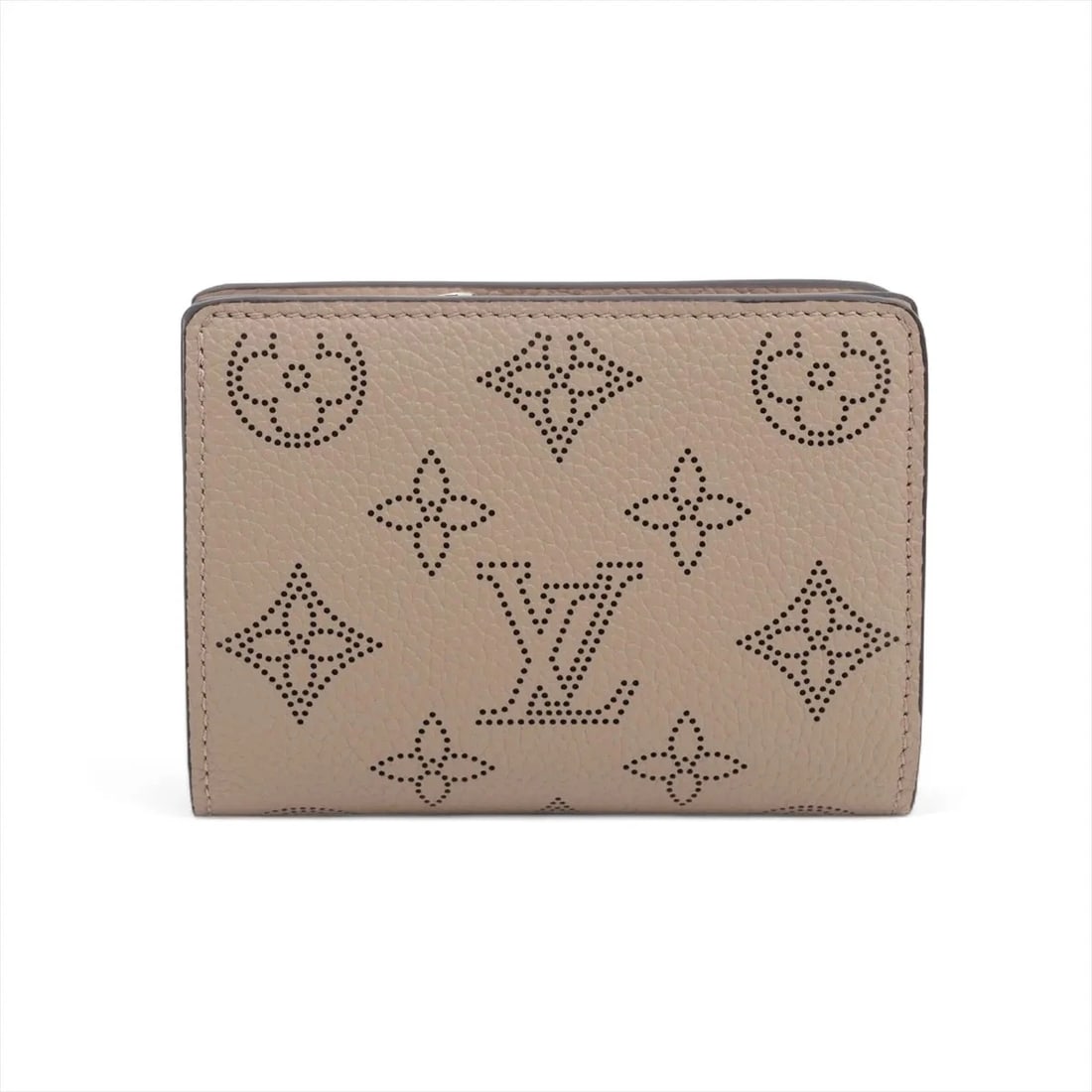 LOUIS VUITTON MAHINA PORTOFEUILLE CLAIRE GARE COMPACT WALLET: Louis Vuitton Mahina Portofeuille Claire Gare Compact Wallet Brand: Louis Vuitton Type: Compact Wallet Material: None Color: Gare Size: Height:3.1inchLength:4.3inchDepth:1.2inch Accessories: