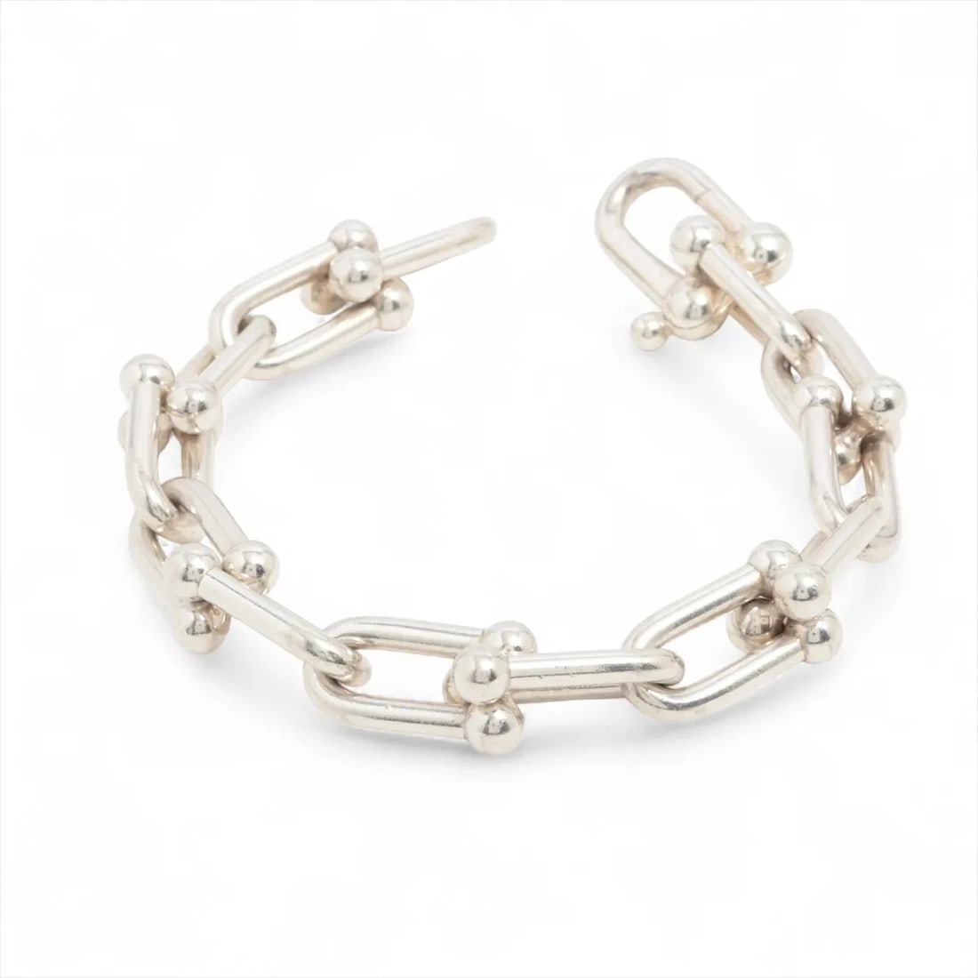 TIFFANY HARDWARE LARGE LINK BRACELET 925 SILVER: Tiffany Hardware large link Bracelet 925 Silver Brand: Tiffany Type: Bracelet Material: 925 Silver Color: Silver Size: Bracelet length:16.5 Accessories: None Accessories Notice: When