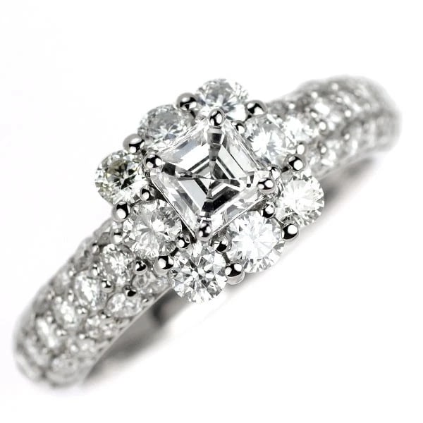 PT900 ASSCHER CUT DIAMOND RING: Pt900 Asscher Cut Diamond Ring Brand: None Type: ring Material: Metal Pt900 Main Stone/Creation Natural Color: None Size: 6.75 - 7 US Accessories: None Accessories Notice: When purchasing