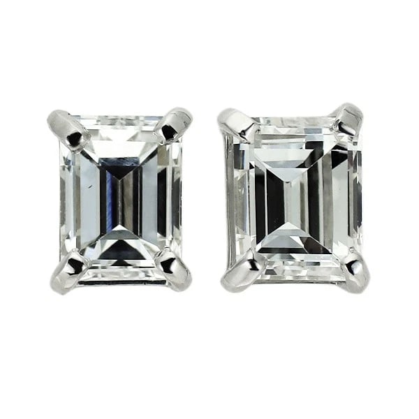 PT900 BUCKET CUT DIAMOND EARRINGS: Pt900 Bucket Cut Diamond Earrings Brand: None Type: piercing Material: Metal Pt900 Main Stone/Creation Natural Color: Platinum Size: Length/Width/Diameter5.0Width/Thickness3.8 Accessories: