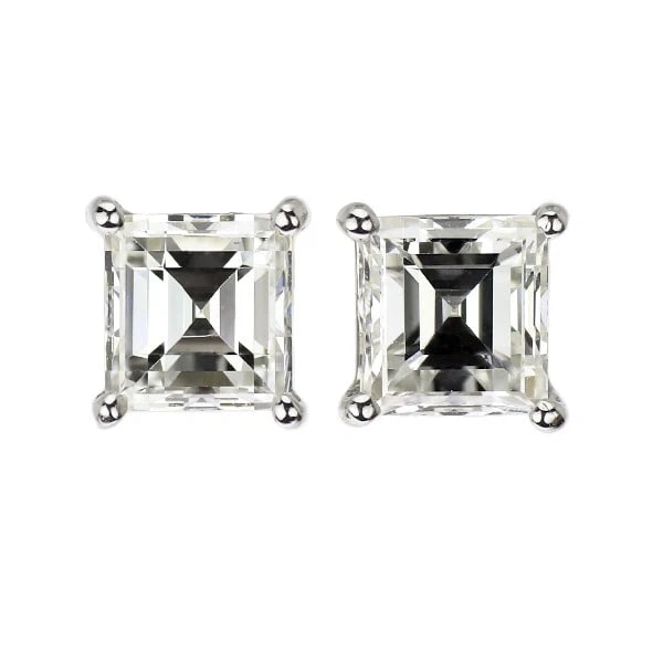 PT900 CALECUT DIAMOND EARRINGS: Pt900 Calecut Diamond Earrings Brand: None Type: piercing Material: Metal Pt900 Main Stone/Creation Natural Color: None Size: Length/Width/Diameter5.1Width/Thickness5.1 Accessories: None