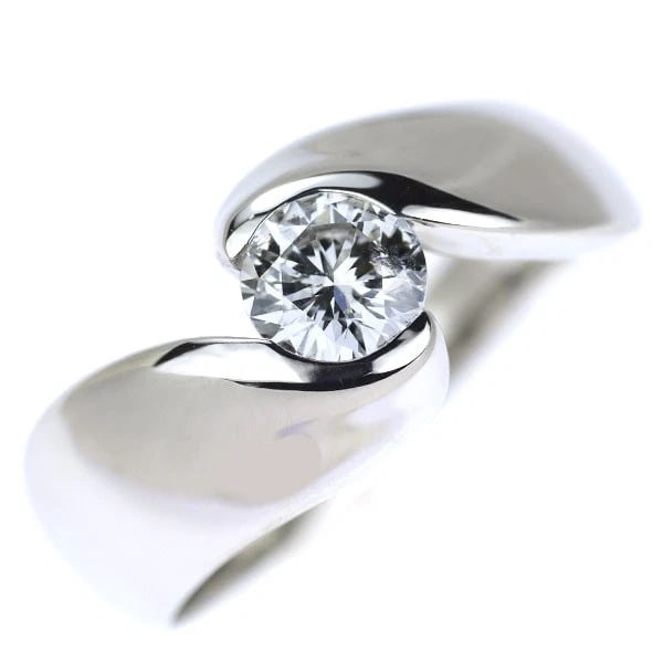 PT900 DIAMOND RING: Pt900 diamond ring Brand: None Type: ring Material: Metal Pt900 Main Stone/Creation Natural Color: None Size: 5.5 - 5.75 US Accessories: None Accessories Notice: When purchasing pre-owned