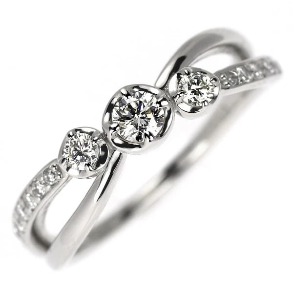 PT900 DIAMOND RING: Pt900 diamond ring Brand: None Type: ring Material: Metal Pt900 Main Stone/Creation Natural Color: None Size: 4.5 US Accessories: None Accessories Notice: When purchasing pre-owned goods,