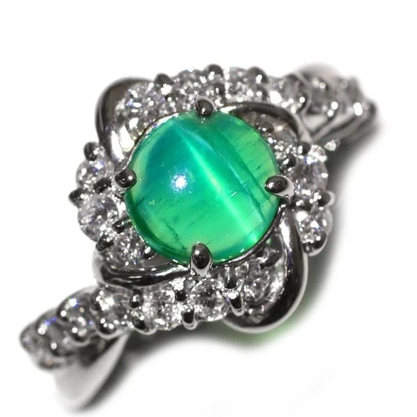 PT900 EMERALD CAT'S EYE DIAMOND RING: Pt900 Emerald Cat's Eye Diamond Ring Brand: None Type: ring Material: Metal Pt900 Color: None Size: 5.5 - 5.75 US Accessories: None Accessories Notice: When purchasing pre-owned goods, ple