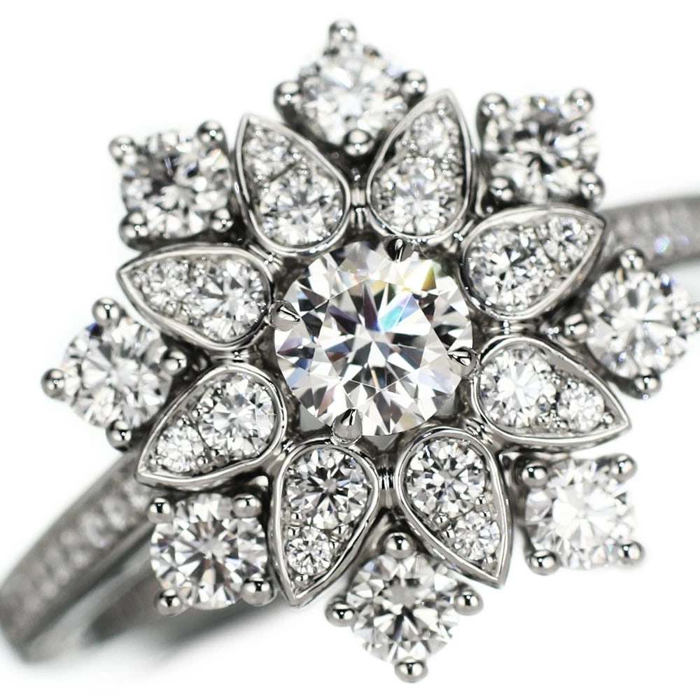 HARRY WINSTON PT950 DIAMOND RING LOTUS CLUSTER: Harry Winston Pt950 Diamond Ring Lotus Cluster Brand: Harry Winston Type: ring Material: Metal Pt950 Main Stone/Creation Natural Color: Platinum Size: 6 US Accessories: None Accessories