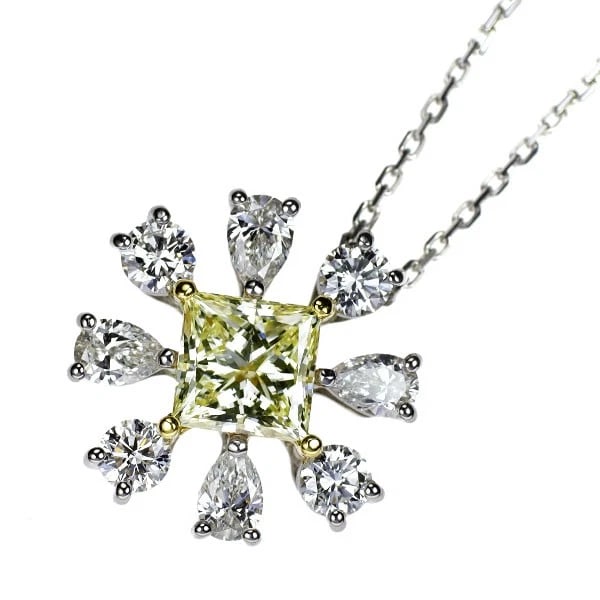 PT850/PT900/K18YG PRINCESS CUT DIAMOND PENDANT NECKLACE: PT850/PT900/K18YG princess cut diamond pendant necklace Brand: None Type: pendant necklace Material: Metal PT850/PT900/K18YG Main Stone/Creation Natural Color: None Size: Necklace: Chain